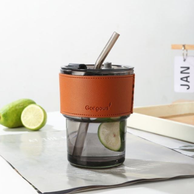 A cup + straw